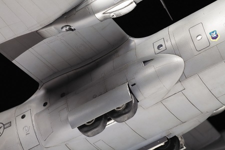 7325 Военно-транспортный самолет С-130J Звезда