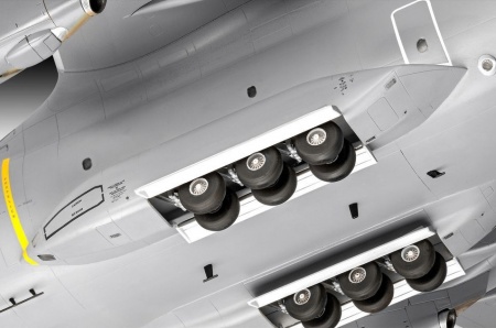 03929RE Военно-транспортный самолет Airbus A400M Люфтваффе Revell