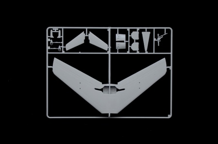 2799ИТ F-86E Sabre Italeri