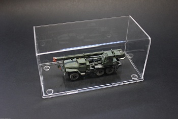 LCB002 Бокс акриловый 175х80х80 на пластиковом основании для танков 1/72