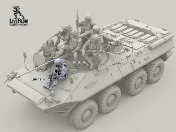 LRM72114 Современные Российские солдаты на броне БМП, Танка - пулеметчик с ПК