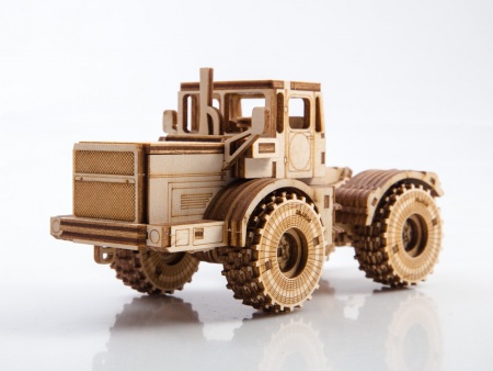 12201BAUMI Сборная модель Трактор К-700 Baumi