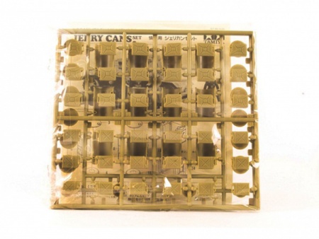 35026 Набор бочек, канистр и ведер Tamiya