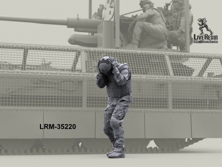 LRM35220 Российский современный артиллерист САУ - 18 (Не для свободной продажи) Live Resin