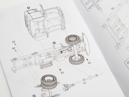 1522AVD Сборная модель ЗИЛ-ММЗ-555 AVD Models