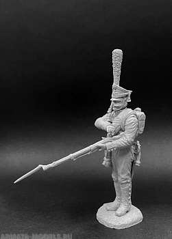 CHM-54274(M). Рядовой гренадерских полков и рот, Россия 1812-14 гг. (2 варианта голов, 2 варианта рук).  54 мм. Материал - белый металл.