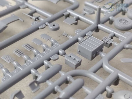 AH70038 P-51 B/C Mustang™ Arma Hobby