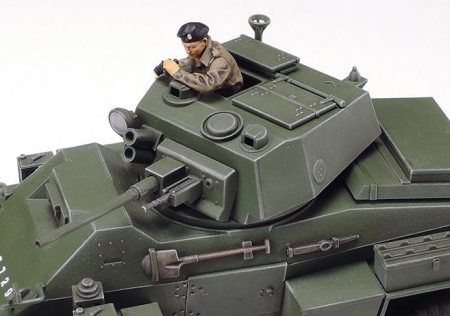 32587 Английский бронеавтомобиль 7ton Armored Car Mk.IV с фигурой командира Tamiya