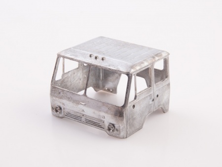 1525AVD Сборная модель КАЗ-608В седельный тягач AVD Models