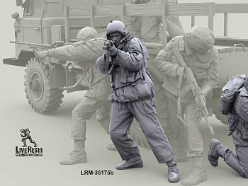 LRM35175b Военнослужащий ВВ, ведет огонь из АК-74 с рук, версия в шлеме К6-3