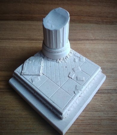 П04AB Фрагмент площадки с разрушенной колонной