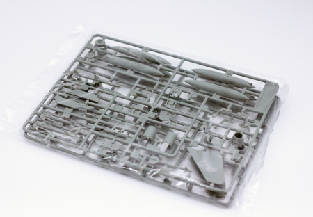 12422  Самолет  F/A-18D+ Хорнет Academy