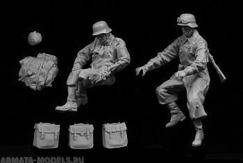 3563STAL German Motorcycle Troops (2 fig.)
