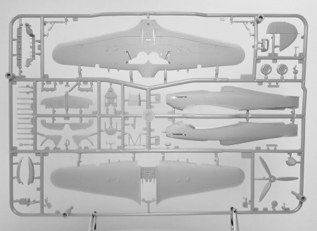 AH70043 Hurricane Mk II b Arma Hobby