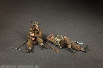 3617SOGA British infantrymans at rest.