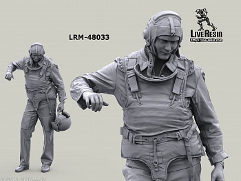 LRM48033 Советский пилот вертолета на инструктаже. война в Афганистане, фигура 2