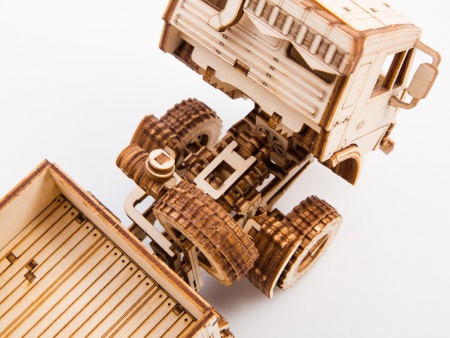 11004BAUMI Сборная модель КАМАЗ-6350 Бортовой Baumi