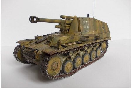 35013 Немецкое 105-мм самоходное орудие Веспе ARK model