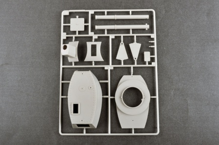 09591P Сборная модель Soviet T-100Z Heavy Tank Trumpeter