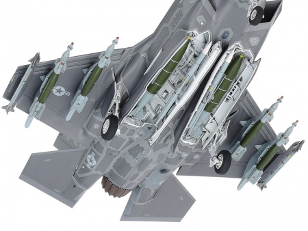 61124T Lokheed Martin F-35A Lightning Tamiya