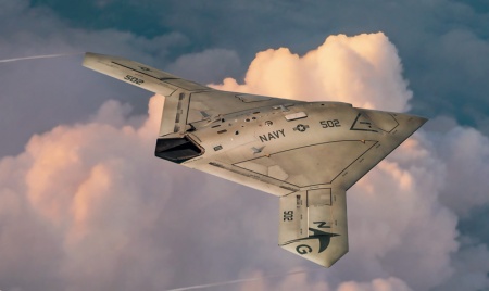 1421ИТ Самолет X-47B Italeri