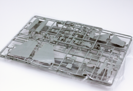 12422  Самолет  F/A-18D+ Хорнет Academy