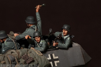SOGA-4 German Panzergrenadiers in  battle. WW II