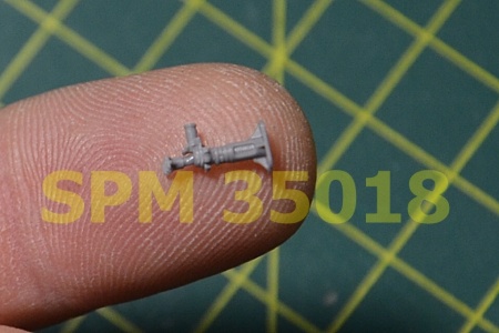 SPM35018 3т. Домкраты для легких танков