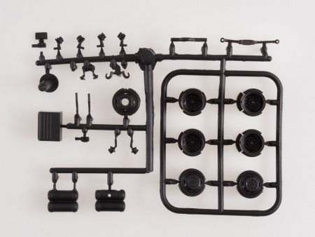 7047AVD Сборная модель КРАЗ-258Б1 с полуприцепом ЧМЗАП-5523 AVD Models