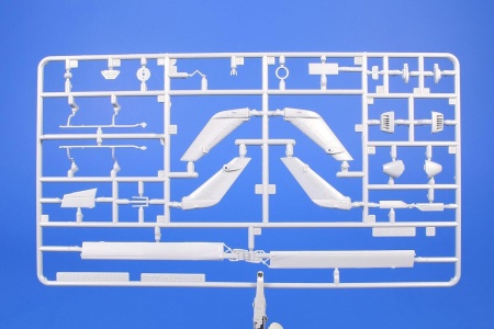 SH72427 AH-1G Cobra Early Tails Special Hobby