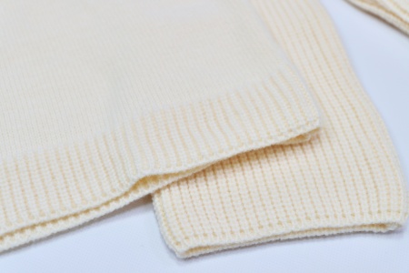 Детский вязанный костюм