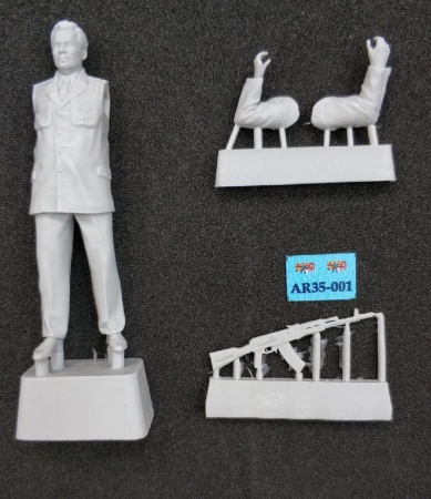 AR35-001 Михаил Калашников ( деревянная подарочная упаковка) Arkona Miniatures