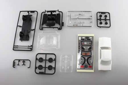 05883 Nissan Skyline 2000 GT-R (White) Aoshima