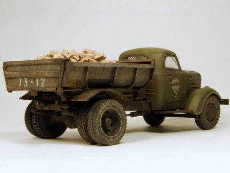 RIM35028 Советский самосвал ЗИС-ММЗ-585, масштаб 1/35 Red Iron