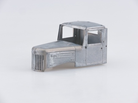 1326AVD Сборная модель МАЗ-200 Рефрижератор ЧАР-1 AVD Models