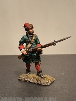 5228ТБ ВИМ, русский гренадер с ружьем ожидающий атаку, Северная  война, 1/35