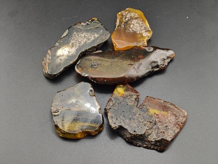 AAM0036 Спилы янтаря 