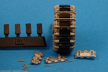 MTL-35091 Tracks for AMX-13 with rubber pads