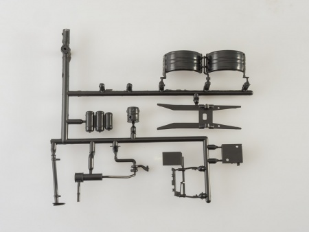 1177KIT Сборная модель МАЗ-6422 седельный тягач, поздний AVD Models