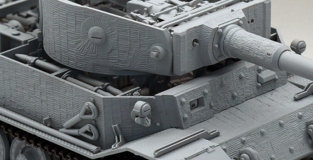 35A051 Сборная модель Tiger P Amusing Hobby