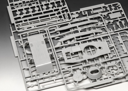 03314RE Советский лёгкий плавающий танк  ПТ-76B Revell