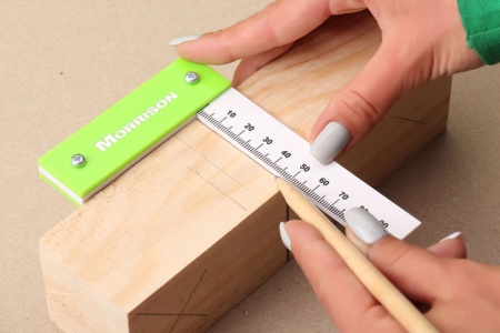 201ins003 Маленький угольник 10 см.