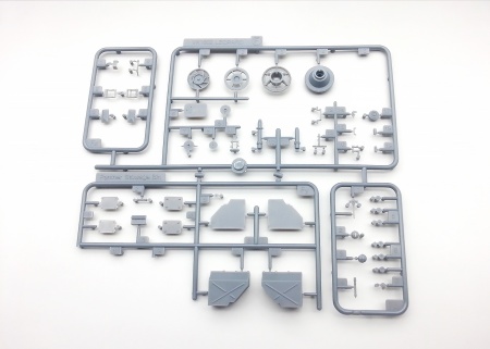 AH35A004 German Heavy Armored Reconaissance Tank LEOPARD VK1602 Amusing Hobby