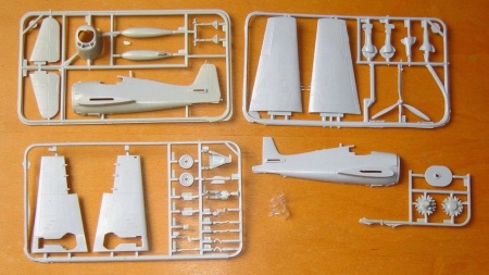 72017 F6F-5 Hellcat  палубный истребитель- бомбардировщик InScale