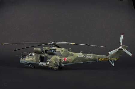 7315 Советский ударный вертолет МИ-24П Звезда