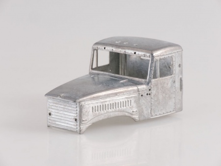 7047AVD Сборная модель КРАЗ-258Б1 с полуприцепом ЧМЗАП-5523 AVD Models