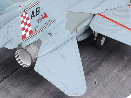 61122T Самолет  F-14A (Late) Launch Set Tamiya