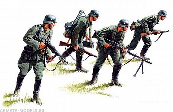 Набор фигурок MB3513 Фигуры Немецкая пехота, 1939-1942