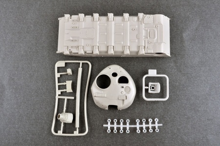 09601P Советский танк T-72 Урал Trumpeter