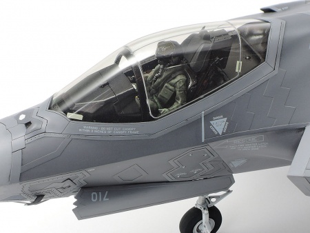 61124T Lokheed Martin F-35A Lightning Tamiya